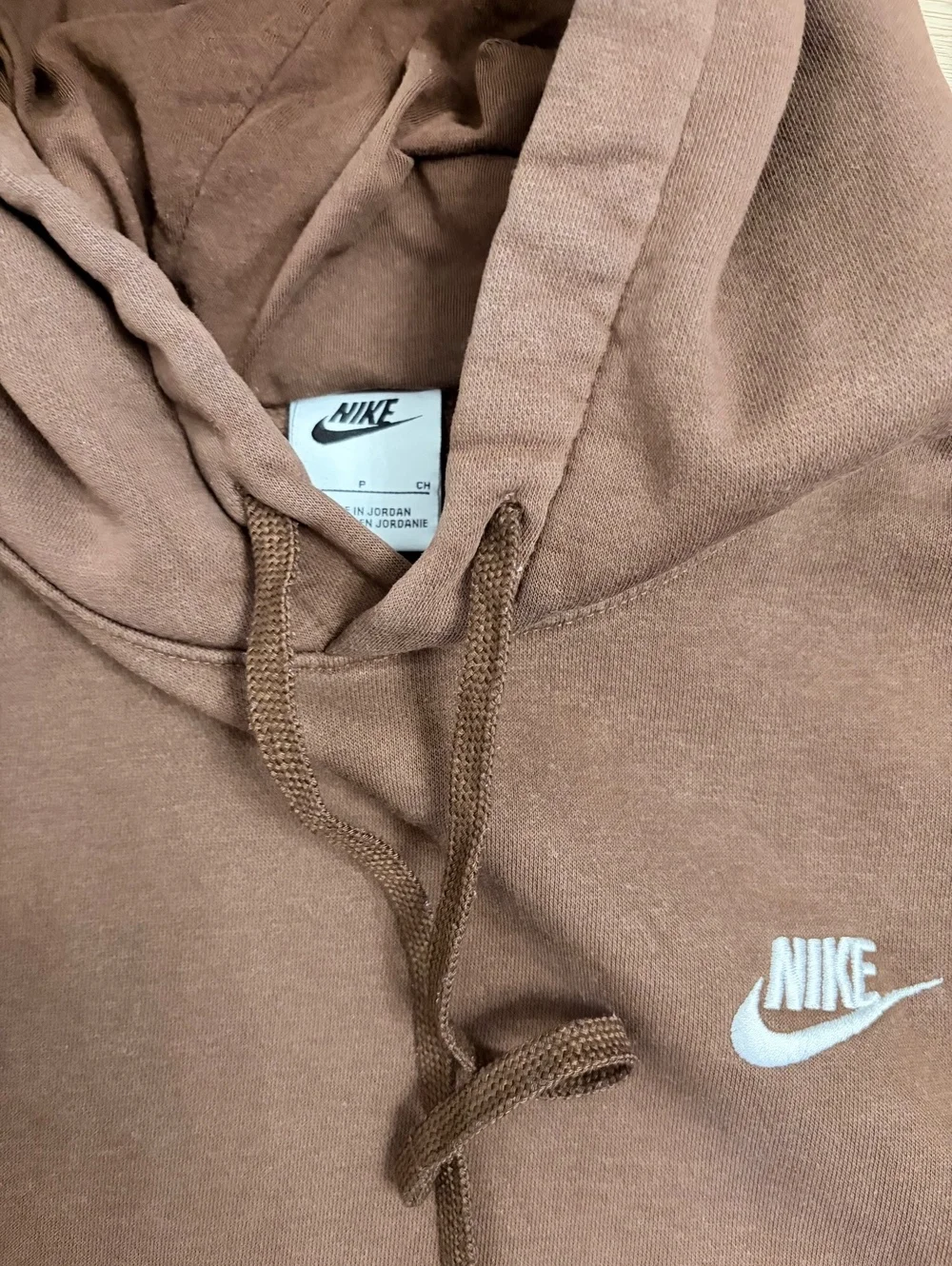 Nike title sportswear
